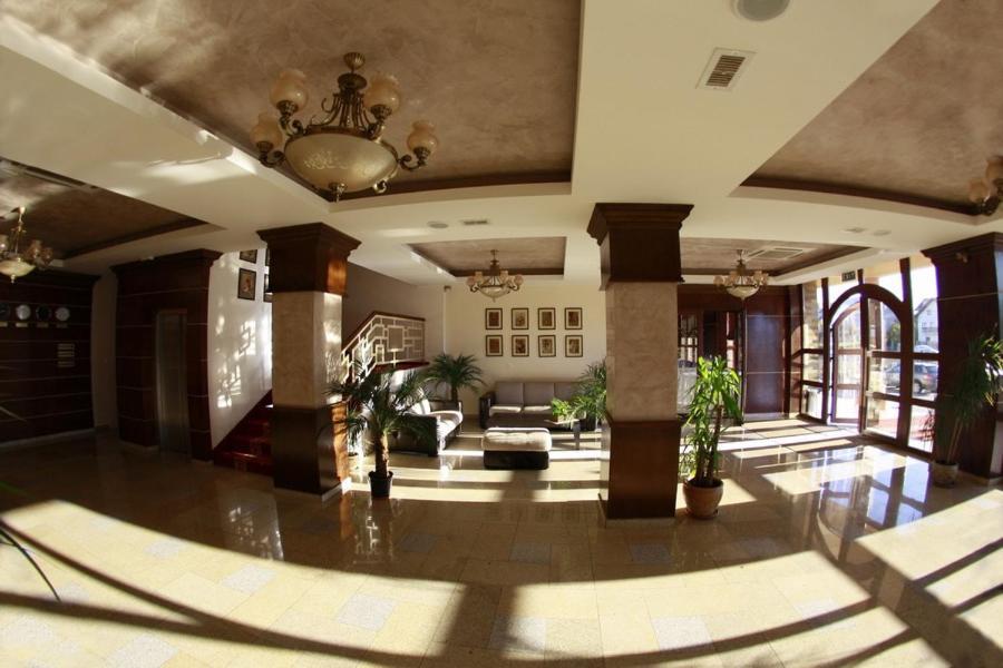 Hotel Imperium Suceava Exterior foto